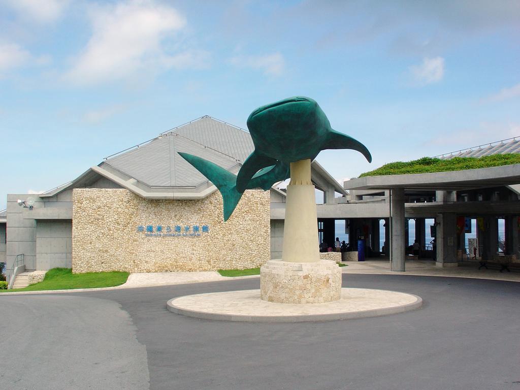 Motobu Green Park And Golf Course Exteriör bild
