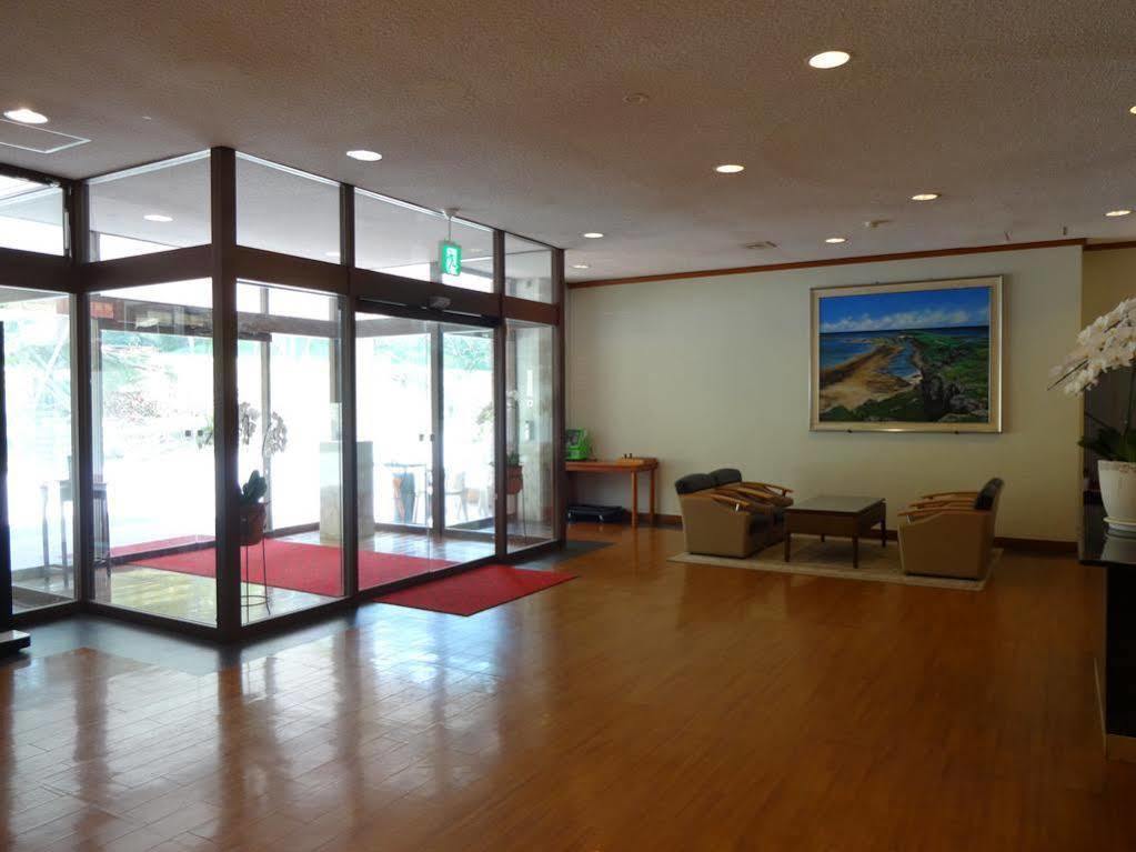 Motobu Green Park And Golf Course Exteriör bild